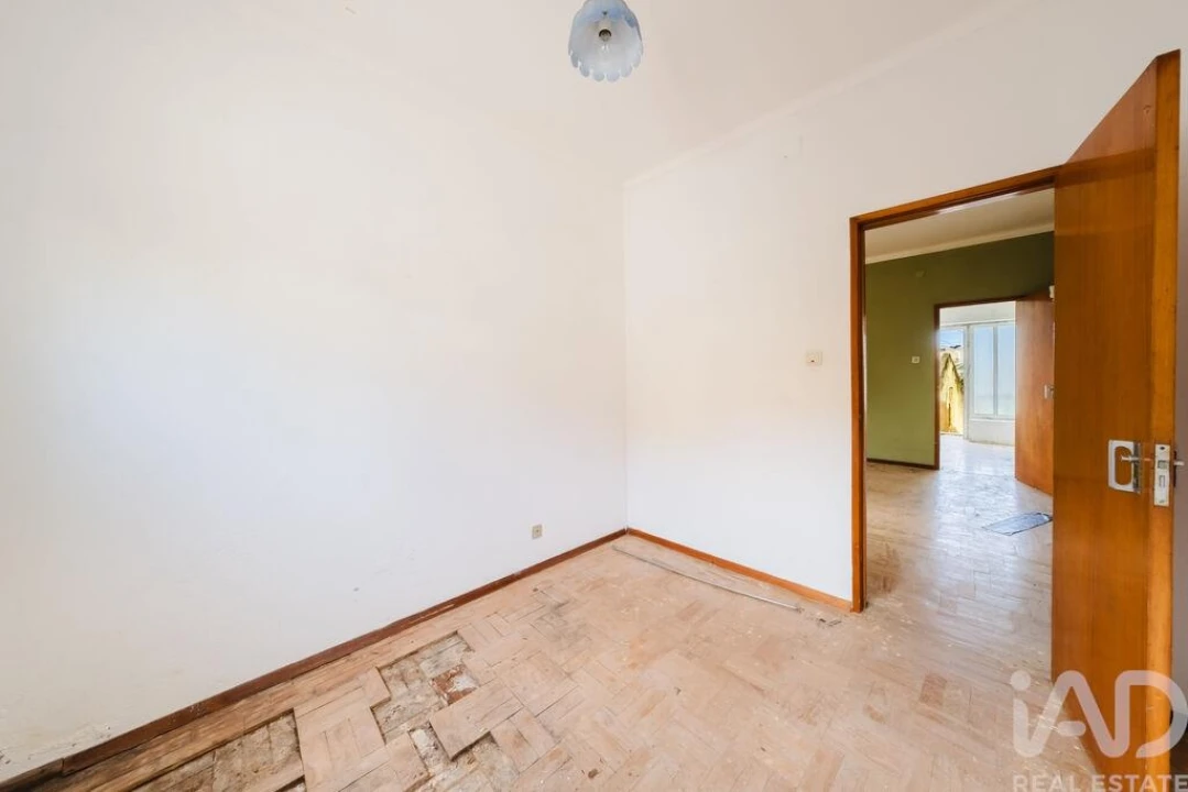 Moradia T4 para Venda em Vermelha Foto 15