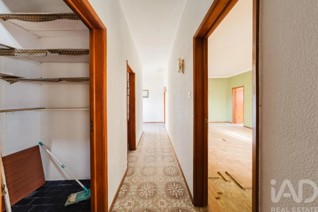 Moradia T4 para Venda em Vermelha Foto 10