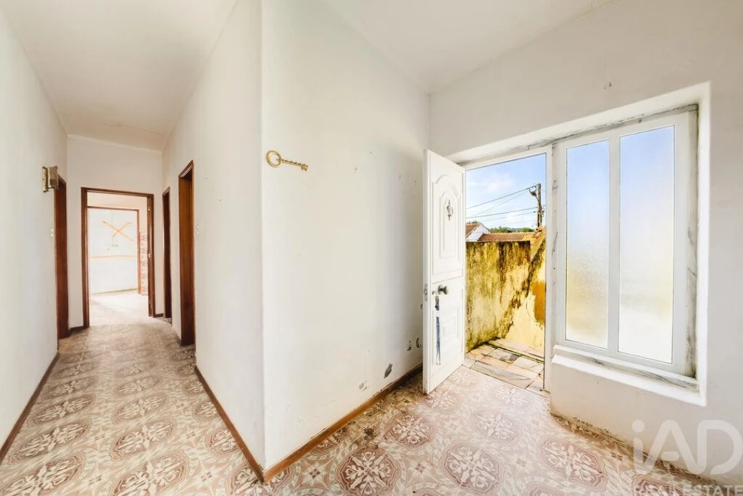 Moradia T4 para Venda em Vermelha Foto 6