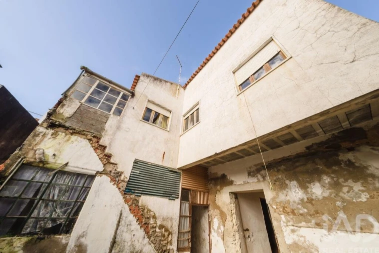 Moradia T4 para Venda em Vermelha Foto 23