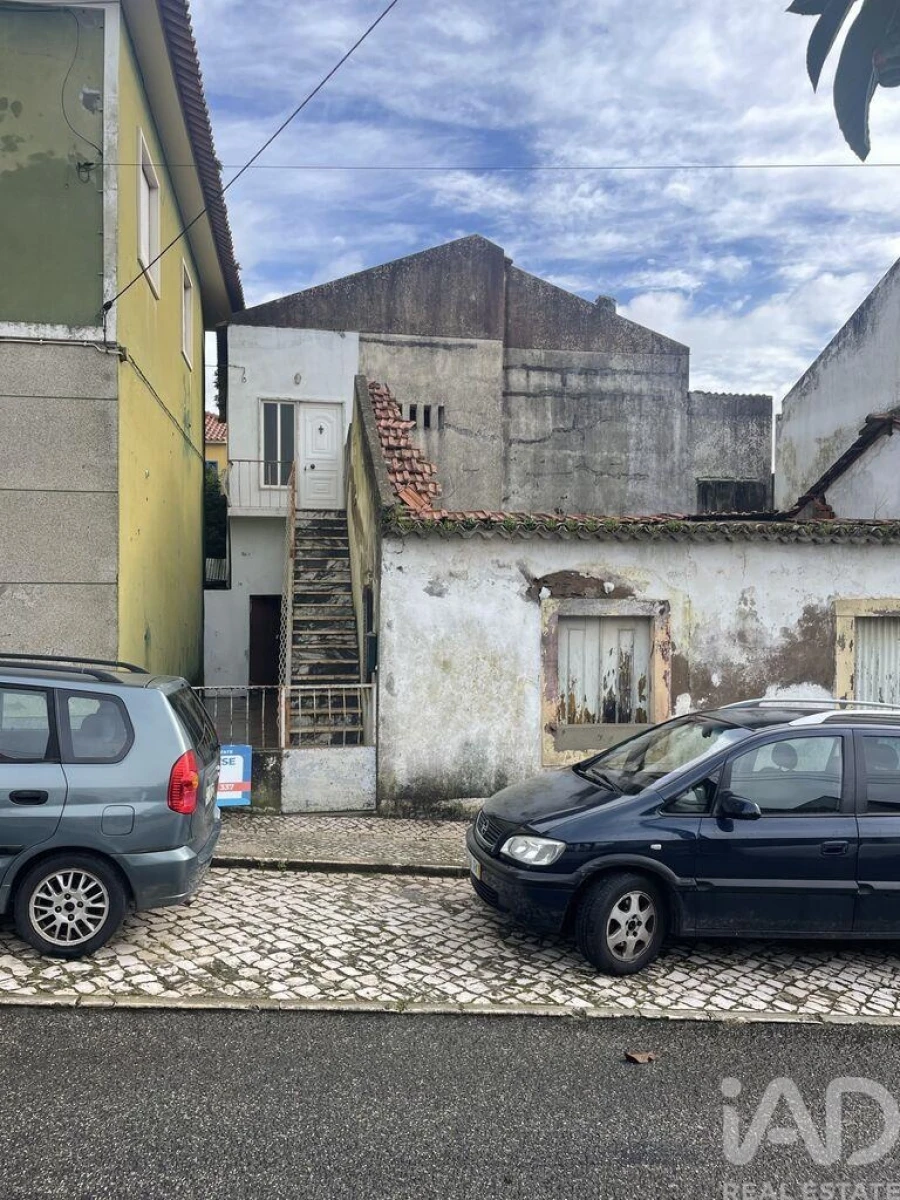 Moradia T4 para Venda em Vermelha Foto 1