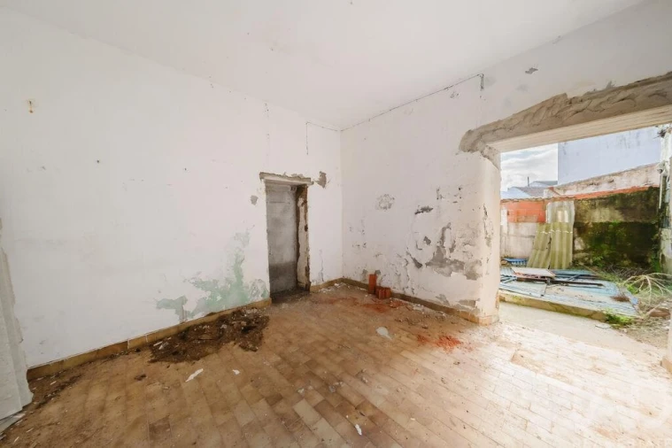 Moradia T4 para Venda em Vermelha Foto 18