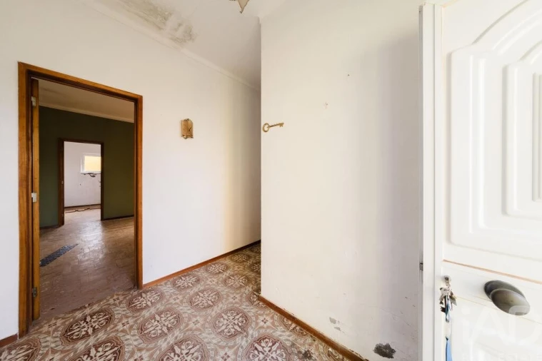 Moradia T4 para Venda em Vermelha Foto 4