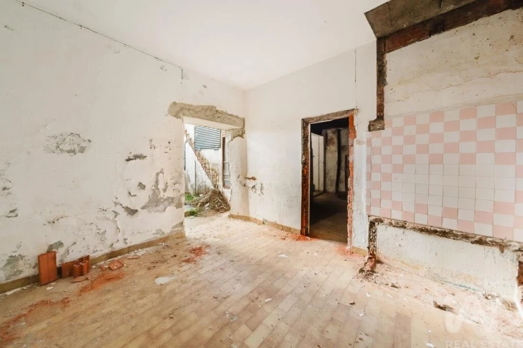 Moradia T4 para Venda em Vermelha Foto 19