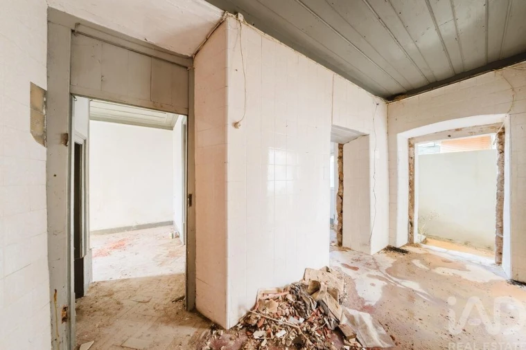 Moradia T2 para Venda em Vermelha Foto 24