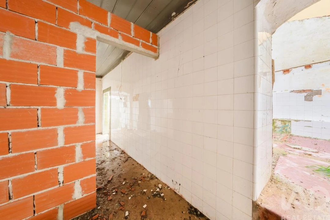 Moradia T2 para Venda em Vermelha Foto 21