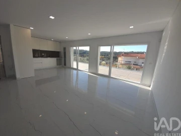 Moradia T4 para Venda em Antuzede e Vil de Matos
