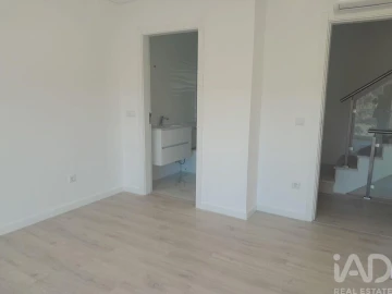 Moradia T4 para Venda em Antuzede e Vil de Matos