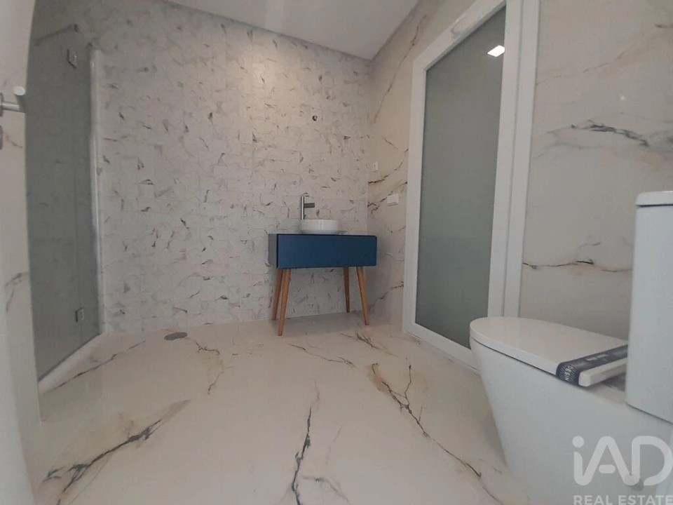 Moradia T4 para Venda em Antuzede e Vil de Matos Foto 7