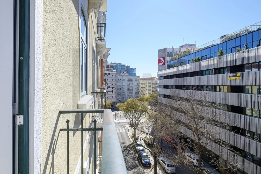 Apartamento T3 para Arrendamento em Avenidas Novas Foto 5