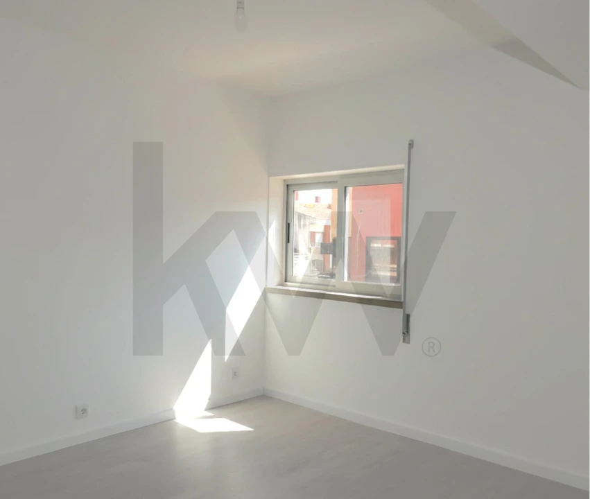 Apartamento T1 para Arrendamento em Arrimal e Mendiga Foto 7