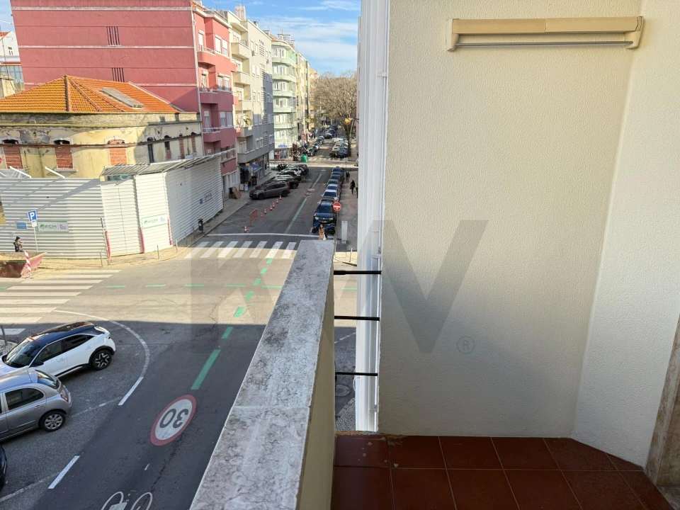 Apartamento T2 para Arrendamento em Campo de Ourique Foto 14