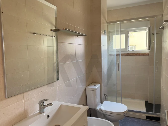 Apartamento T2 para Arrendamento em Campo de Ourique Foto 15