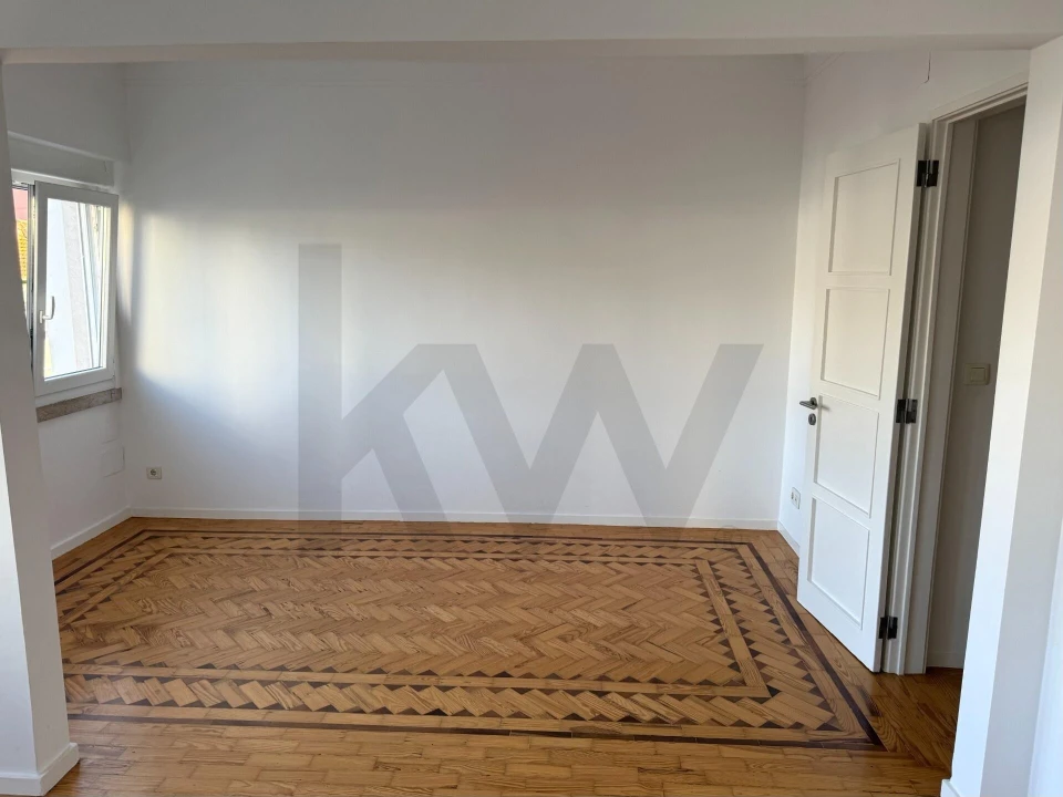 Apartamento T2 para Arrendamento em Campo de Ourique Foto 8