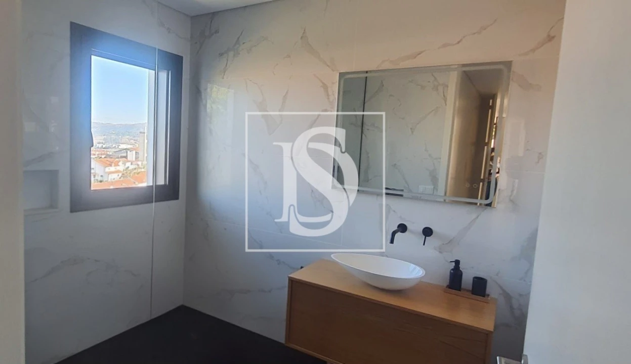 Moradia T3 para Venda em Fafe Foto 8