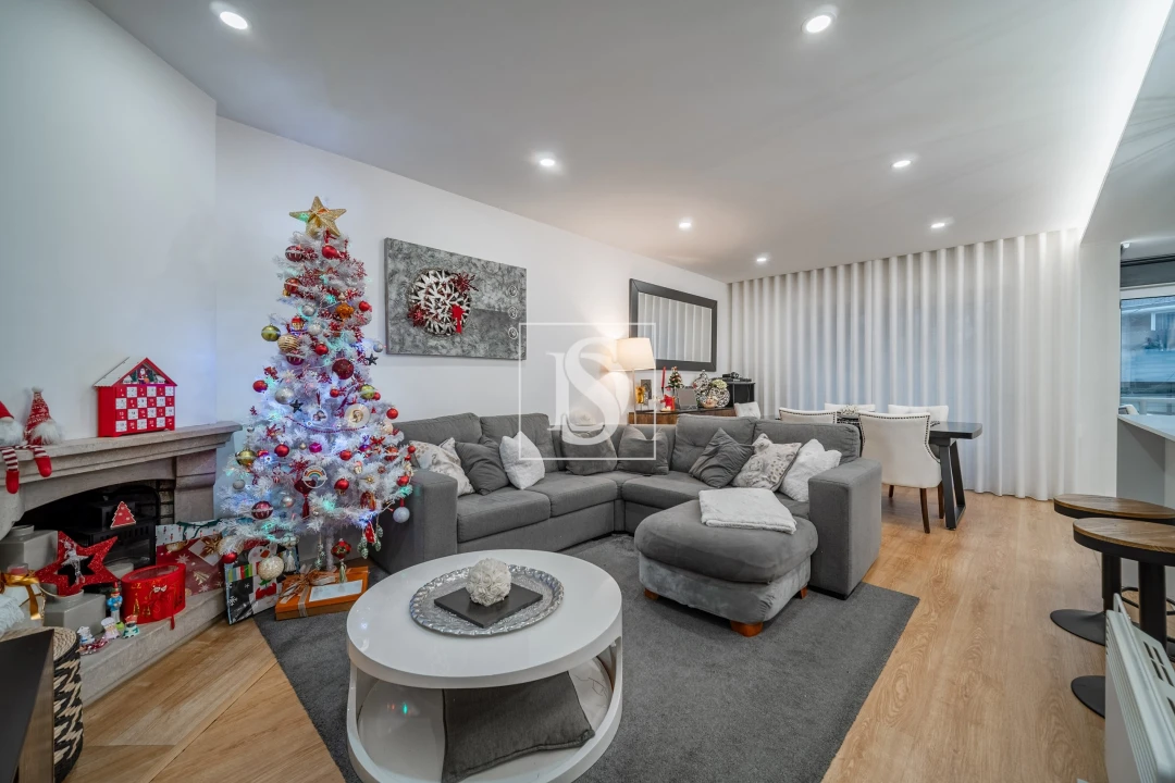 Apartamento T3 para Venda em Arcozelo Foto 1