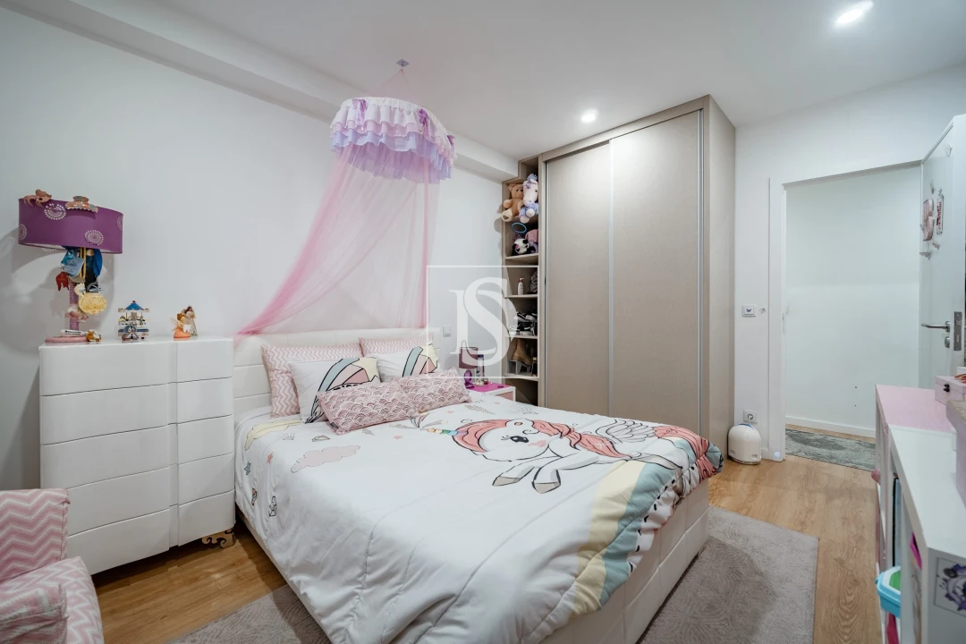 Apartamento T3 para Venda em Arcozelo Foto 16