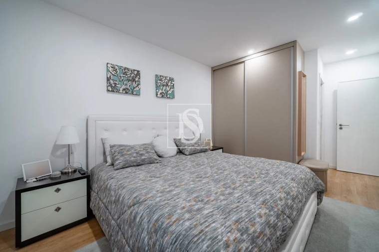 Apartamento T3 para Venda em Arcozelo Foto 10