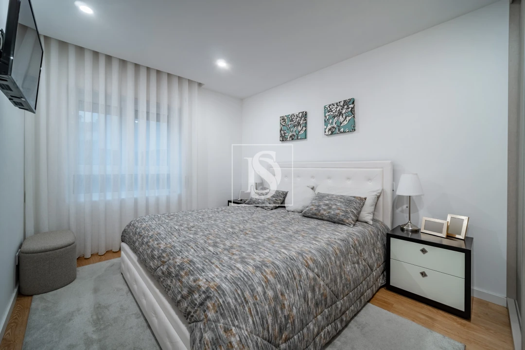 Apartamento T3 para Venda em Arcozelo Foto 11