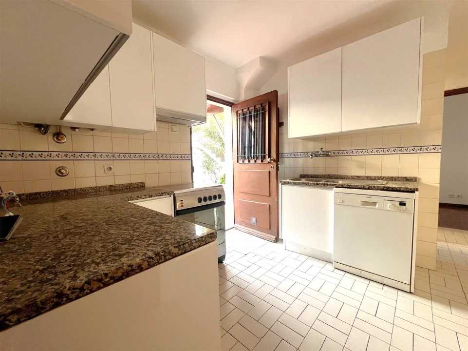 Moradia T5 para Arrendamento em Ramalde Foto 17