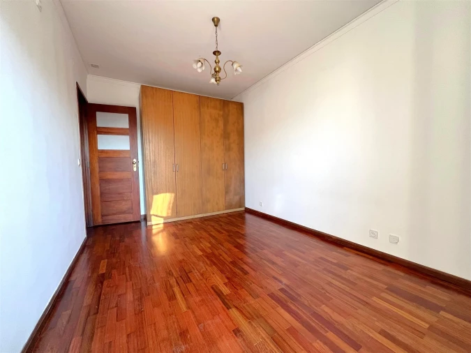 Moradia T5 para Arrendamento em Ramalde Foto 30