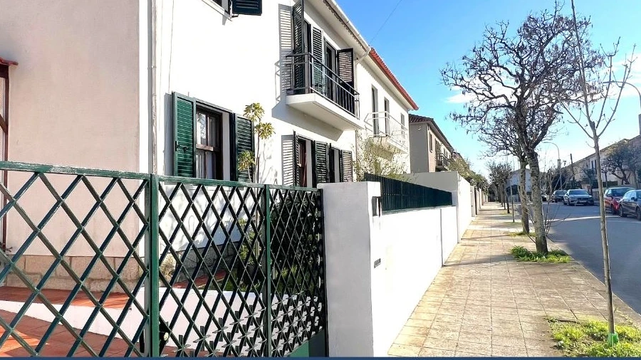 Moradia T5 para Arrendamento em Ramalde
