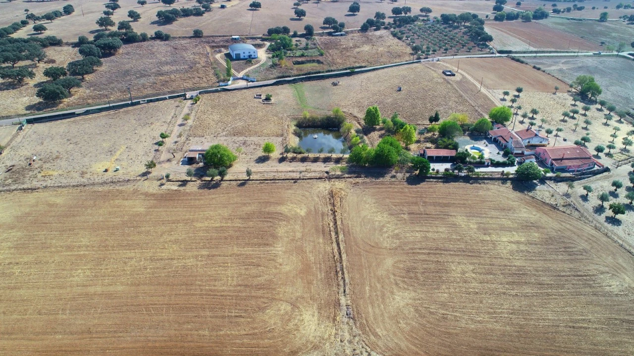 Moradia T4 para Venda em Cabeço de Vide Foto 6