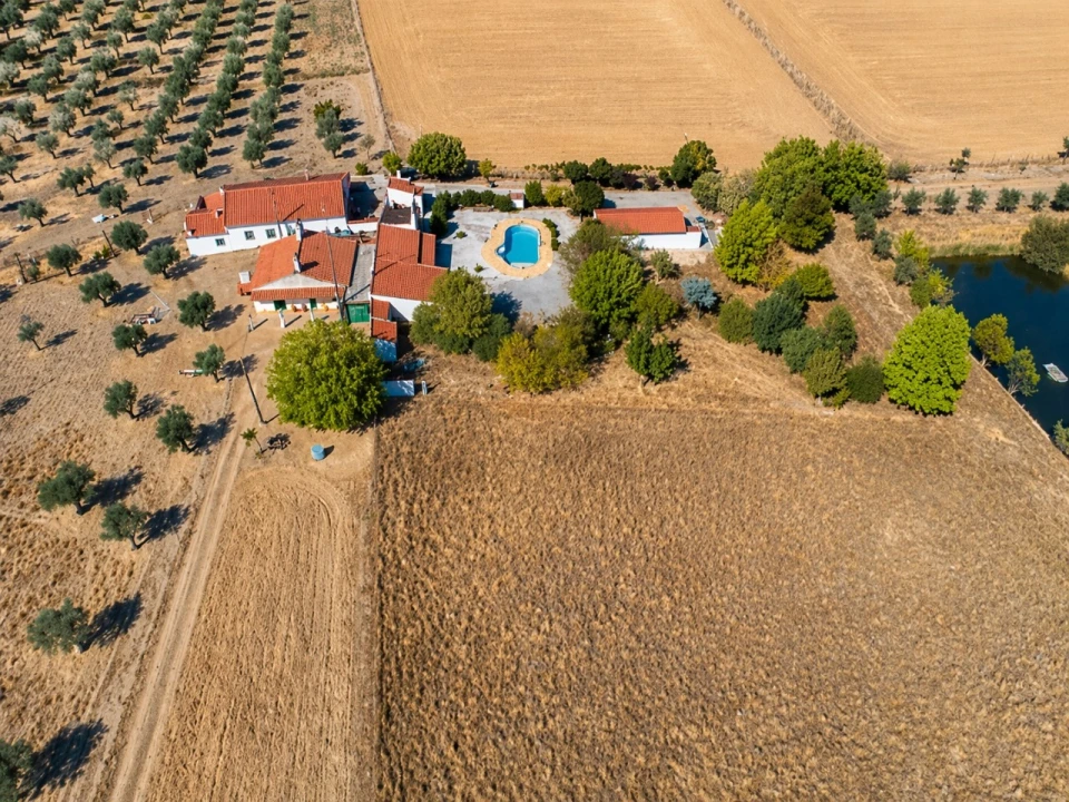 Moradia T4 para Venda em Cabeço de Vide Foto 15