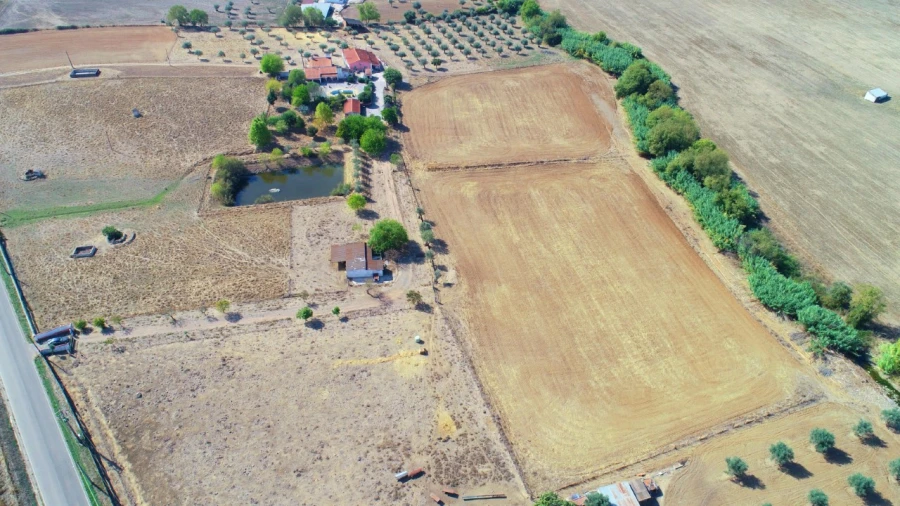 Moradia T4 para Venda em Cabeço de Vide Foto 2