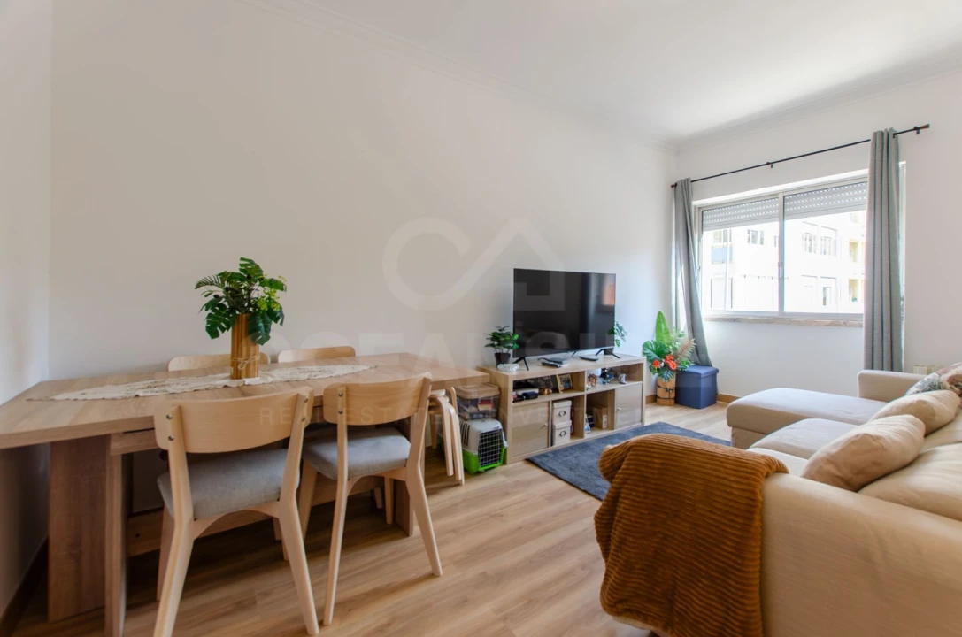 Apartamento T2 para Venda em Agualva e Mira-Sintra Foto 1