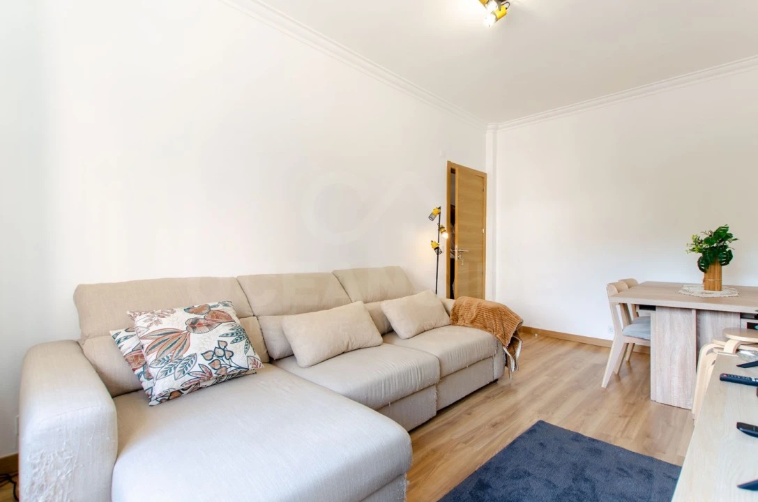 Apartamento T2 para Venda em Agualva e Mira-Sintra Foto 4