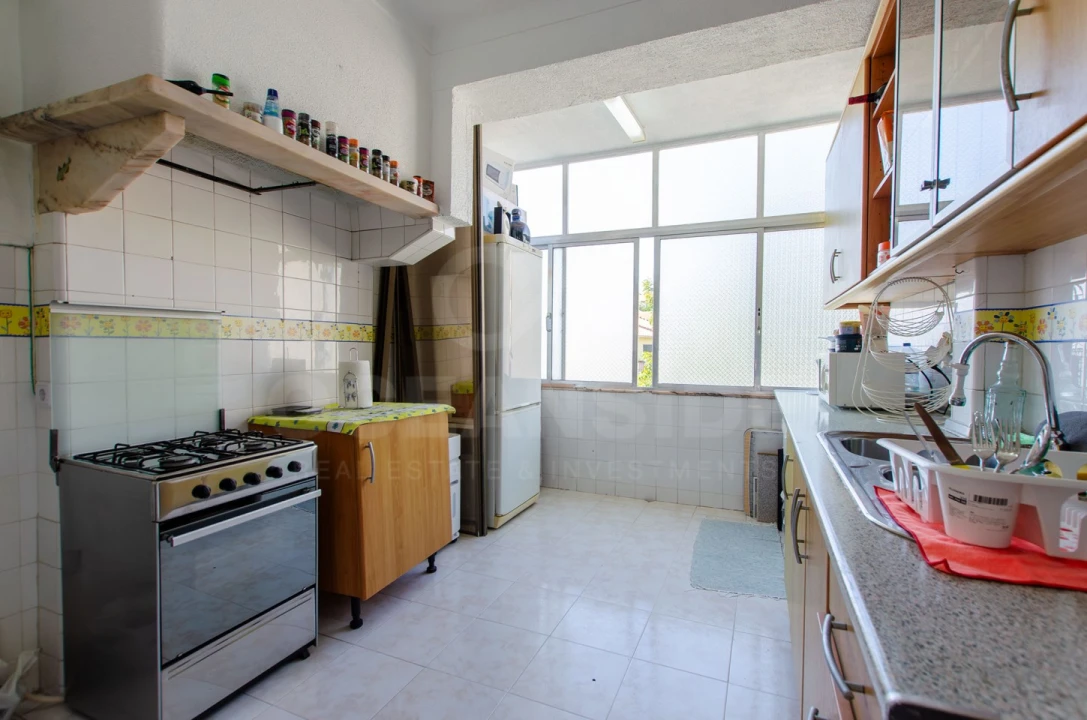 Apartamento T2 para Venda em Agualva e Mira-Sintra Foto 18