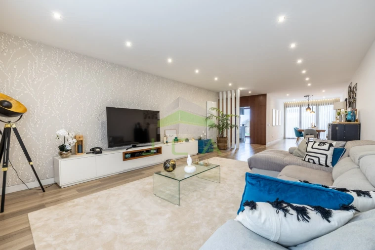 Apartamento T4 para Venda em Marrazes e Barosa Foto 1