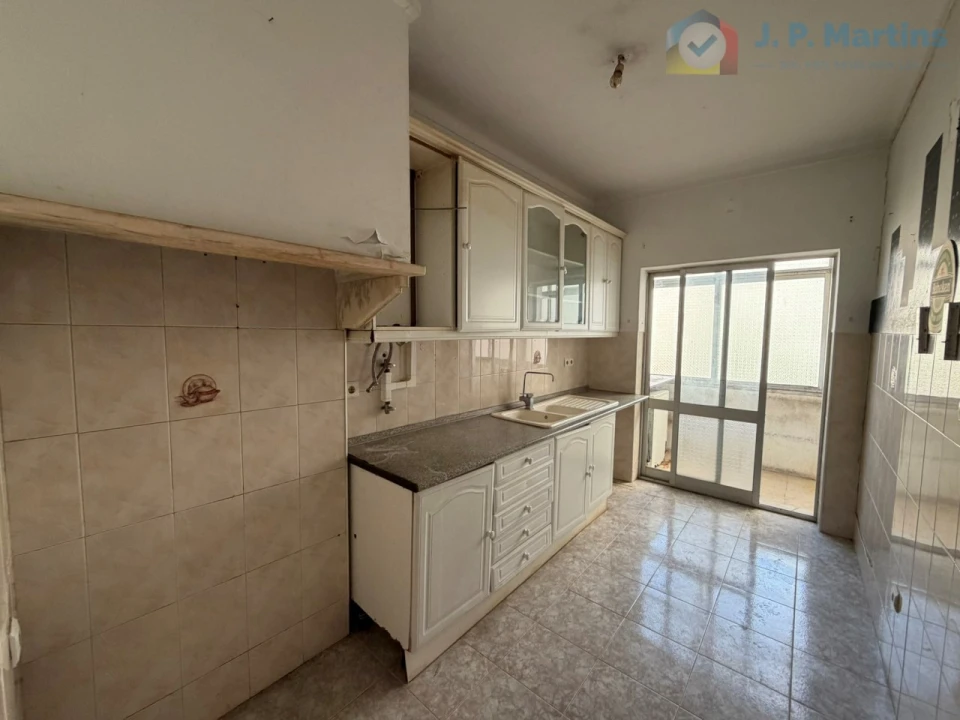 Apartamento T3 para Venda em Almada, Cova da Piedade, Pragal e Cacilhas Foto 1