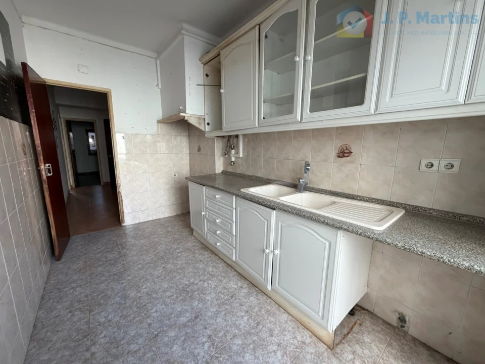 Apartamento T3 para Venda em Almada, Cova da Piedade, Pragal e Cacilhas Foto 2