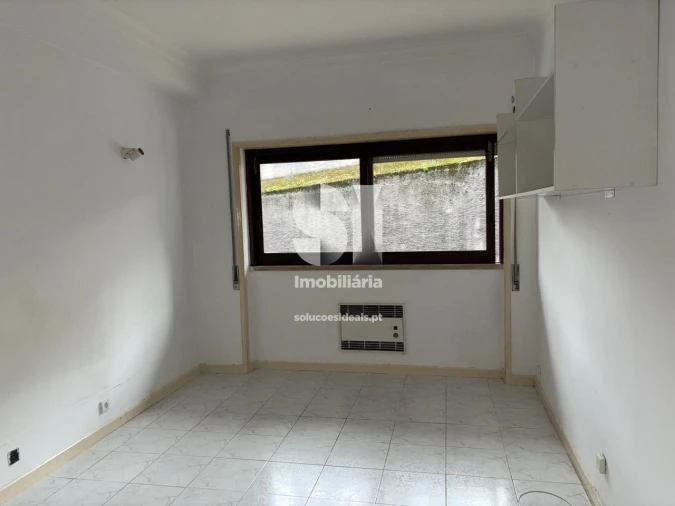 Apartamento T2 para Arrendamento em Sé Nova, Santa Cruz, Almedina e São Bartolomeu Foto 6