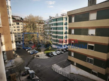 Apartamento T2 para Venda em Agualva e Mira-Sintra
