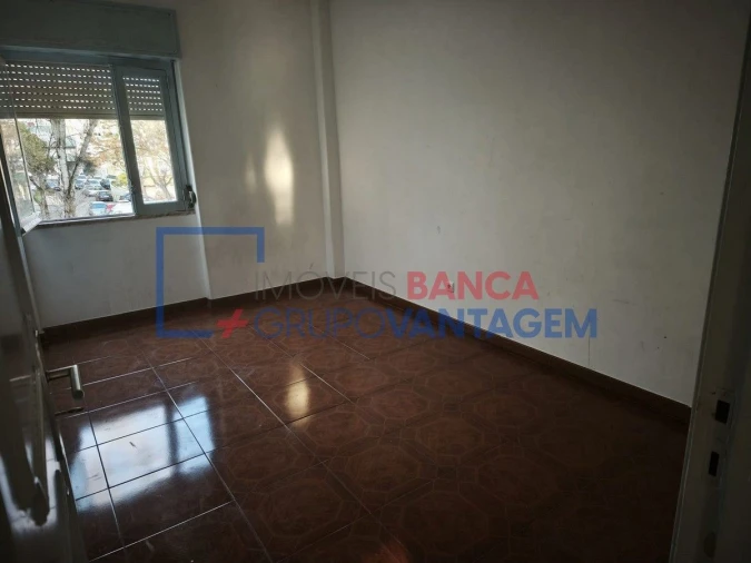 Apartamento T2 para Venda em Agualva e Mira-Sintra Foto 2