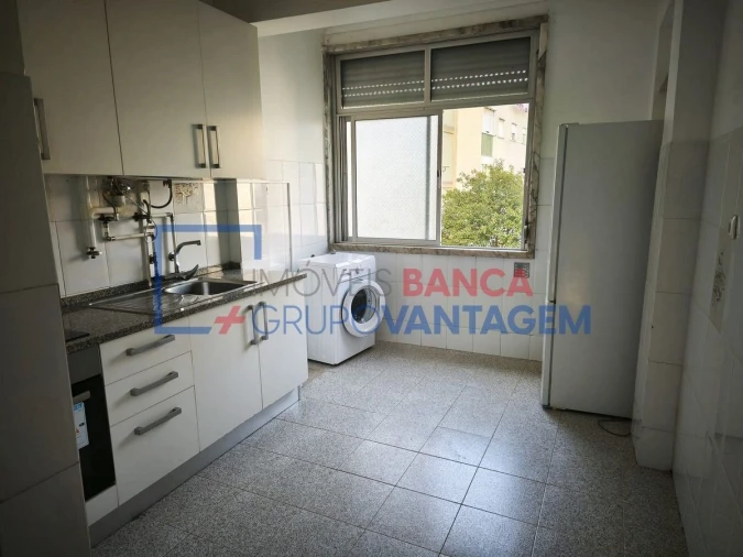 Apartamento T2 para Venda em Agualva e Mira-Sintra Foto 10