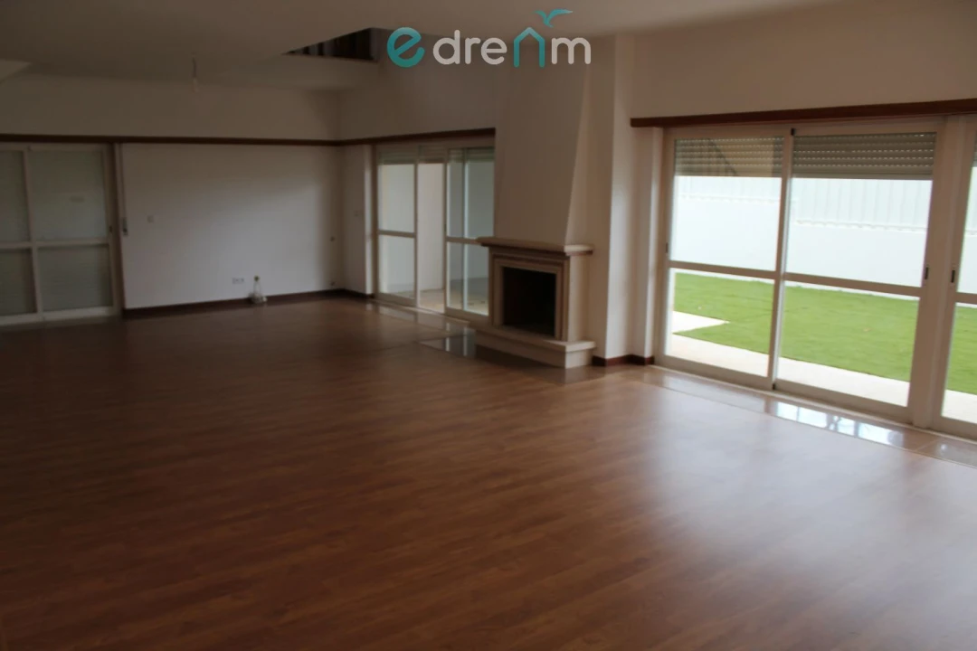 Moradia T4 para Venda em Sesimbra (Castelo) Foto 8