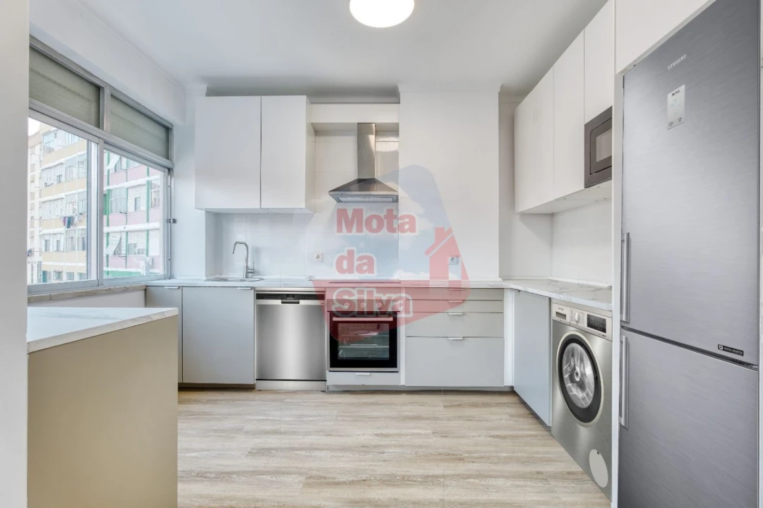 Apartamento T3 para Venda em Setubal (São Sebastião) Foto 1