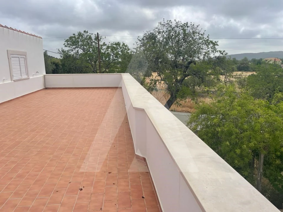 Moradia T4 para Venda em Quelfes Foto 21