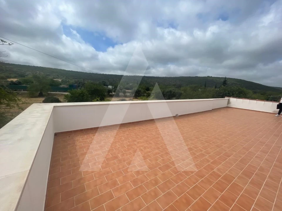 Moradia T4 para Venda em Quelfes Foto 24