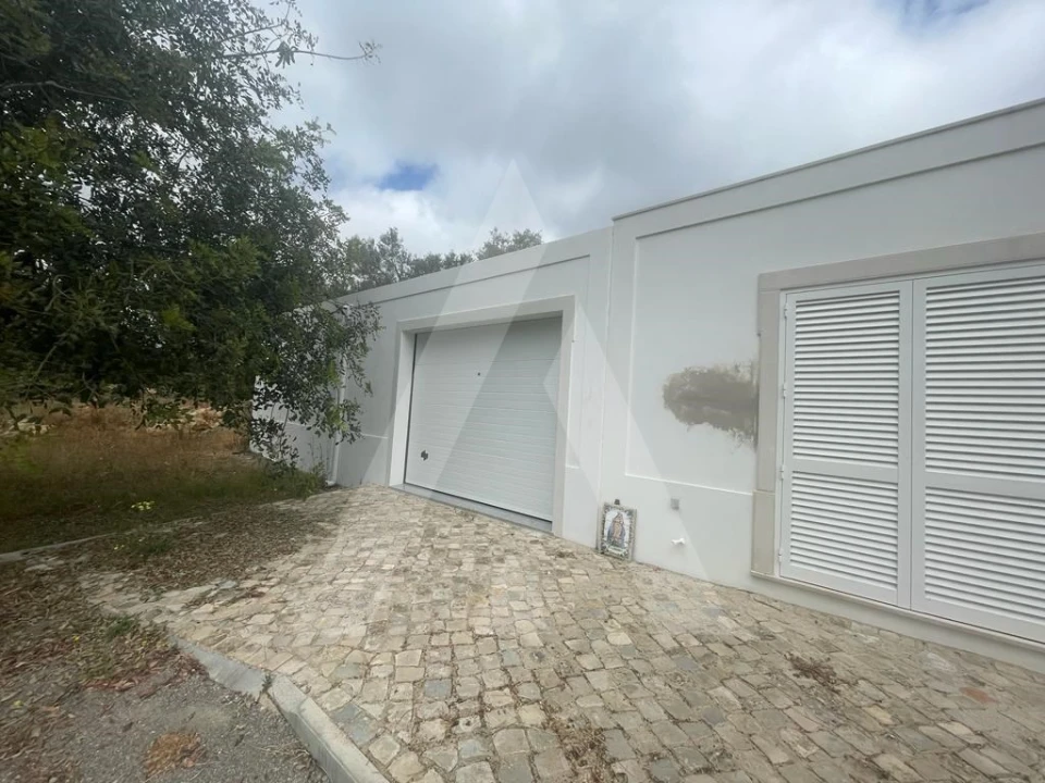 Moradia T4 para Venda em Quelfes Foto 29