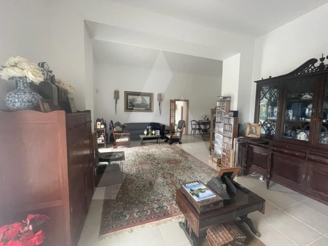 Moradia T4 para Venda em Quelfes Foto 6