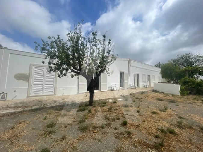 Moradia T4 para Venda em Quelfes