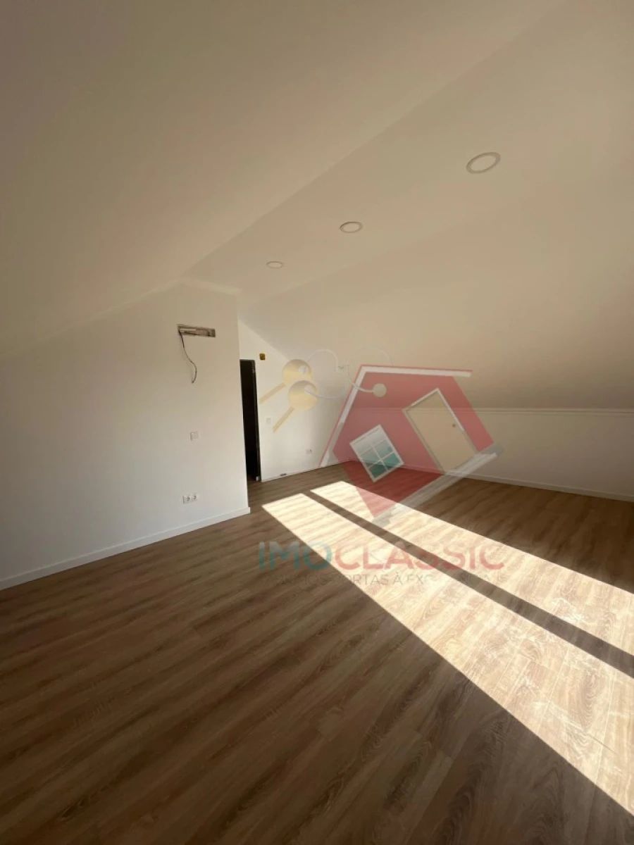 Moradia T3 para Venda em Pinhal Novo Foto 24