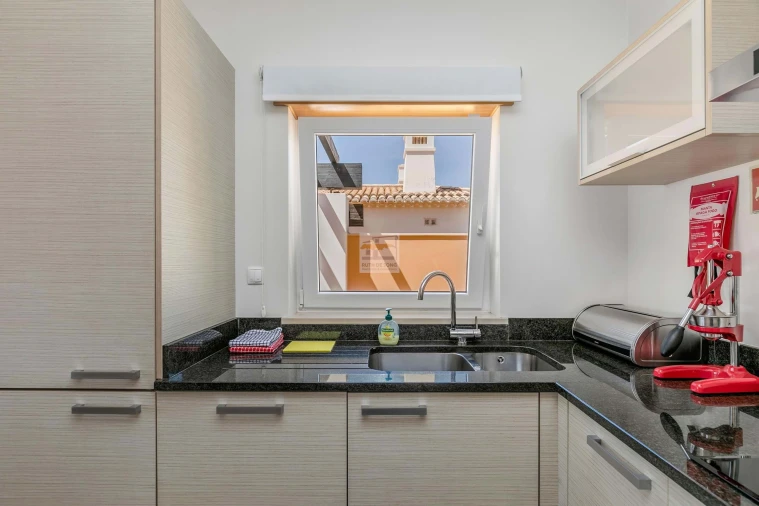 Apartamento T2 para Venda em Mexilhoeira Grande Foto 11