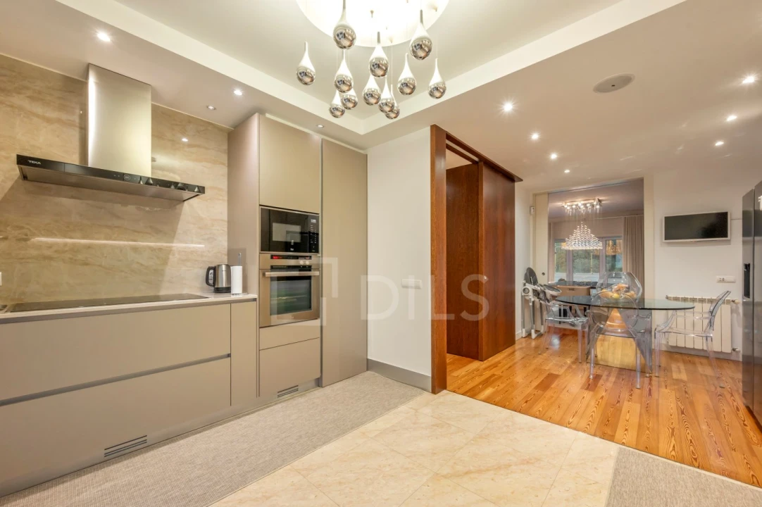 Moradia T4 para Venda em Alcabideche Foto 6