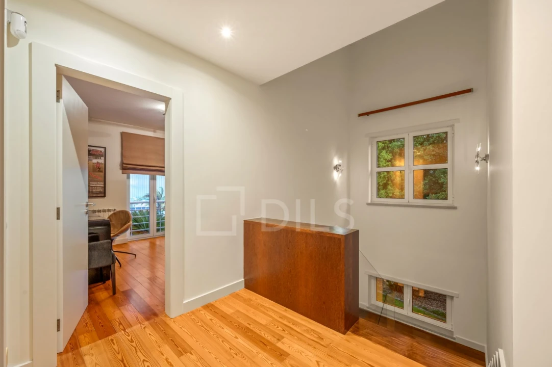 Moradia T4 para Venda em Alcabideche Foto 15